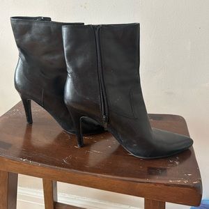Nine West Real Leather Heeled Bootie in Size 9